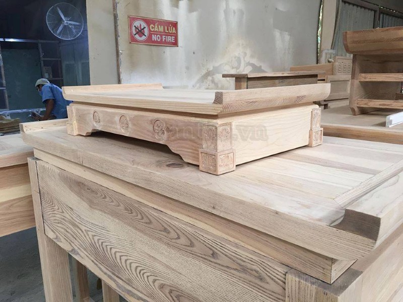 Sản xuất bàn thờ gỗ treo tường hiện đại